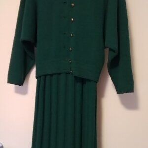 Vintage green knit 2 piece wool dress, Size S/M